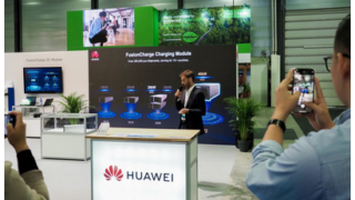 Společnost Huawei představila na veletrhu EVS35 dobíjecí modul nové generace FusionCharge 40kW DC