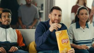 Společnost Lay’s uvádí světovou premiéru zábavné fotbalové reklamy „Messi na návštěvě“ s nejlepším hráčem všech dob v hlavní roli Leo Messi