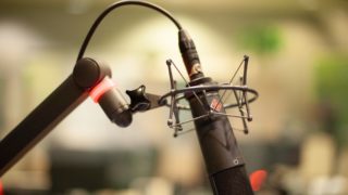 mikrofon, projev, cenzura