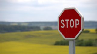 stop; dopravní značka