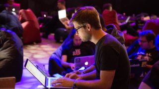 IT; nerdi; závislost