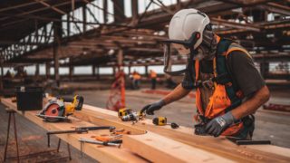 dělník; práce se dřevem; truhlář; stavař; stavba