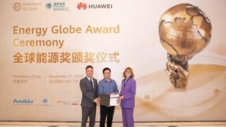 Inteligentní kampus s nulovými emisemi uhlíku, který vybudovala společnost Yancheng Power Supply Company, zajišťující rozvodnou síť v Ťiang-su, a společnost Huawei, získal ocenění Energy Globe Award