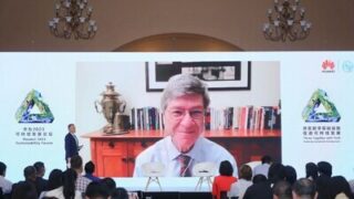 Huawei Fórum o udržitelnosti: Jeffrey Sachs podpořil řešení výzev udržitelného rozvoje pomocí technologií