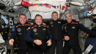 Astronauti z mise Ax-3 zakončili první čistě evropskou komerční misi na ISS přistáním v oceánu