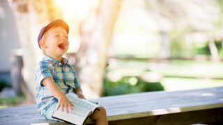 kluk; dítě; děti; smích; dobrá nálada; chlapec