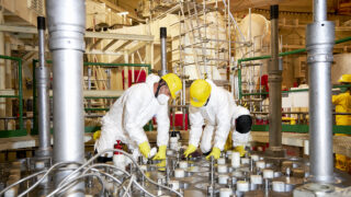 jádro; montáž; dělník