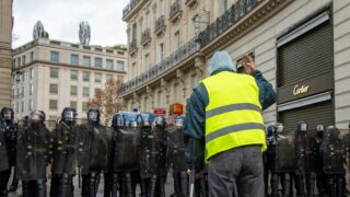 protesty; policie; Paříž; žlutéí vesty; hnutí žlutých vest