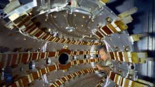 tokamak; jaderná fúze