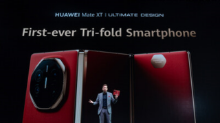 HUAWEI Mate XT | ULTIMATE DESIGN. Uvádí se na celosvětový trh jako průkopník nové kapitoly ve skládacích technologiích