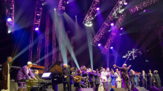 Celosvětové oslavy Mezinárodního dne jazzu 2025 vyvrcholily strhujícím světovým koncertem největších hvězd v Abú Zabí ve Spojených arabských emirátech