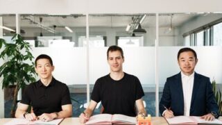 Společnosti G42 a Mistral AI se spojují při budování platforem a infrastruktury umělé inteligence nové generace