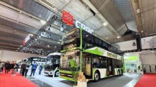 Busworld 2025: CRRC EV představila dva plně elektrické autobusy a digitálně-inteligentní nízkouhlíkový systém městské dopravy, který mění pojetí chytré mobility