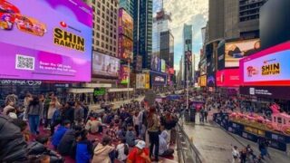 Nongshim Shin Ramyun a K-pop: Lovkyně démonů rozsvítily newyorské Times Square