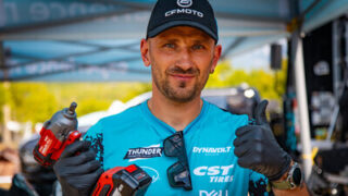 DCK se stává exkluzivním partnerem CFMOTO Thunder Racing Team v oblasti elektrického nářadí