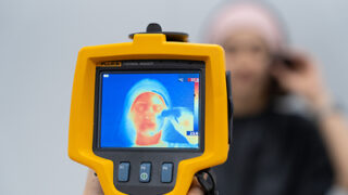 V době, kdy se celosvětové vlny veder stupňují, přináší společnost Kolmar Korea inovativní chladivé prvky do opalovacích krémů