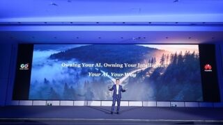 Společnost Huawei uvádí řešení Fintelligent AI Solution, které pomůže finančním institucím po&nbsp;celém světě naplnit heslo „Own Your AI, Own Your Intelligence“